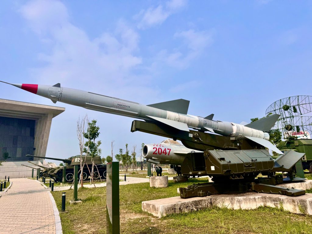 Khu vực bên trái z7114520128298 a593a60d77e690dec7a1f1fa51d44a5b